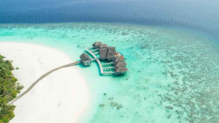 Maldives Tour Packages - Book honeymoon ,family,adventure tour packages to Maldives |Travel Knits