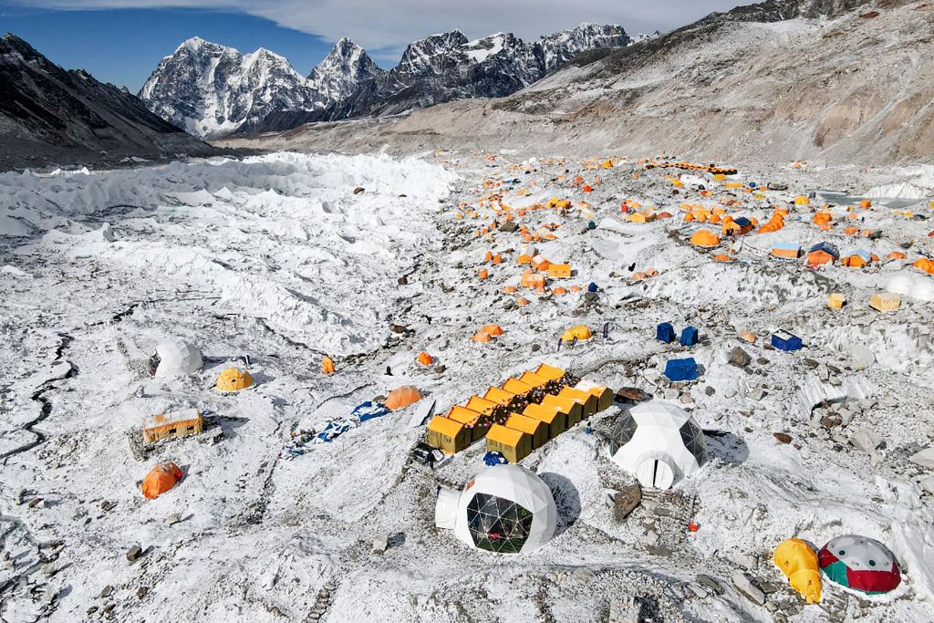Everest base camp trekTour Packages - Book honeymoon ,family,adventure tour packages to Everest base camp trek|Travel Knits