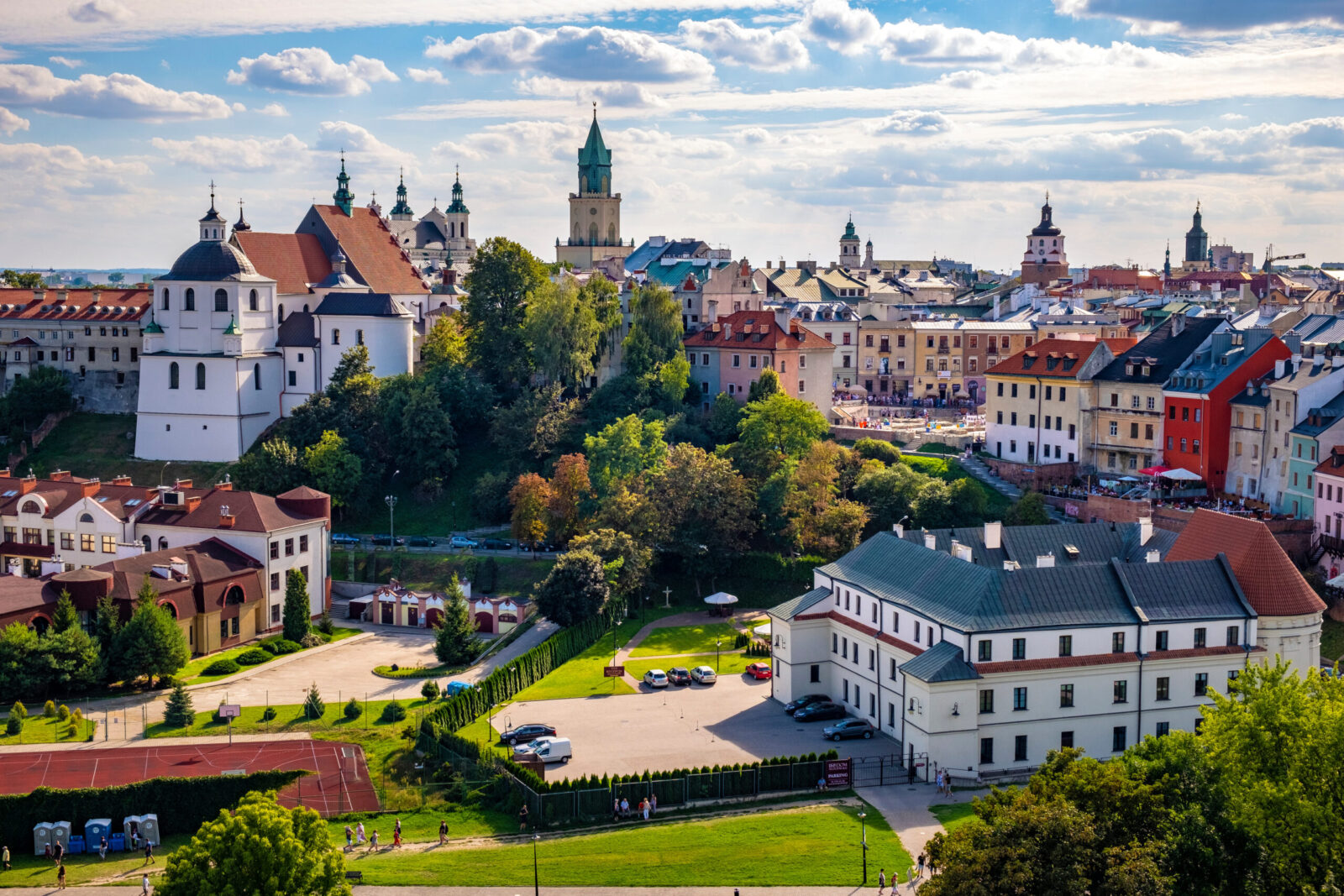 Poland Tour Packages - Book honeymoon ,family,adventure tour packages to Poland |Travel Knits